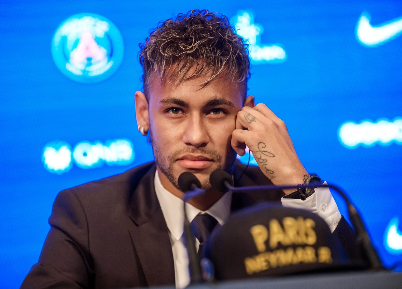 2.22億歐！前經(jīng)紀人談內(nèi)馬爾17年轉(zhuǎn)會巴黎：我甚至給支票拍了張照