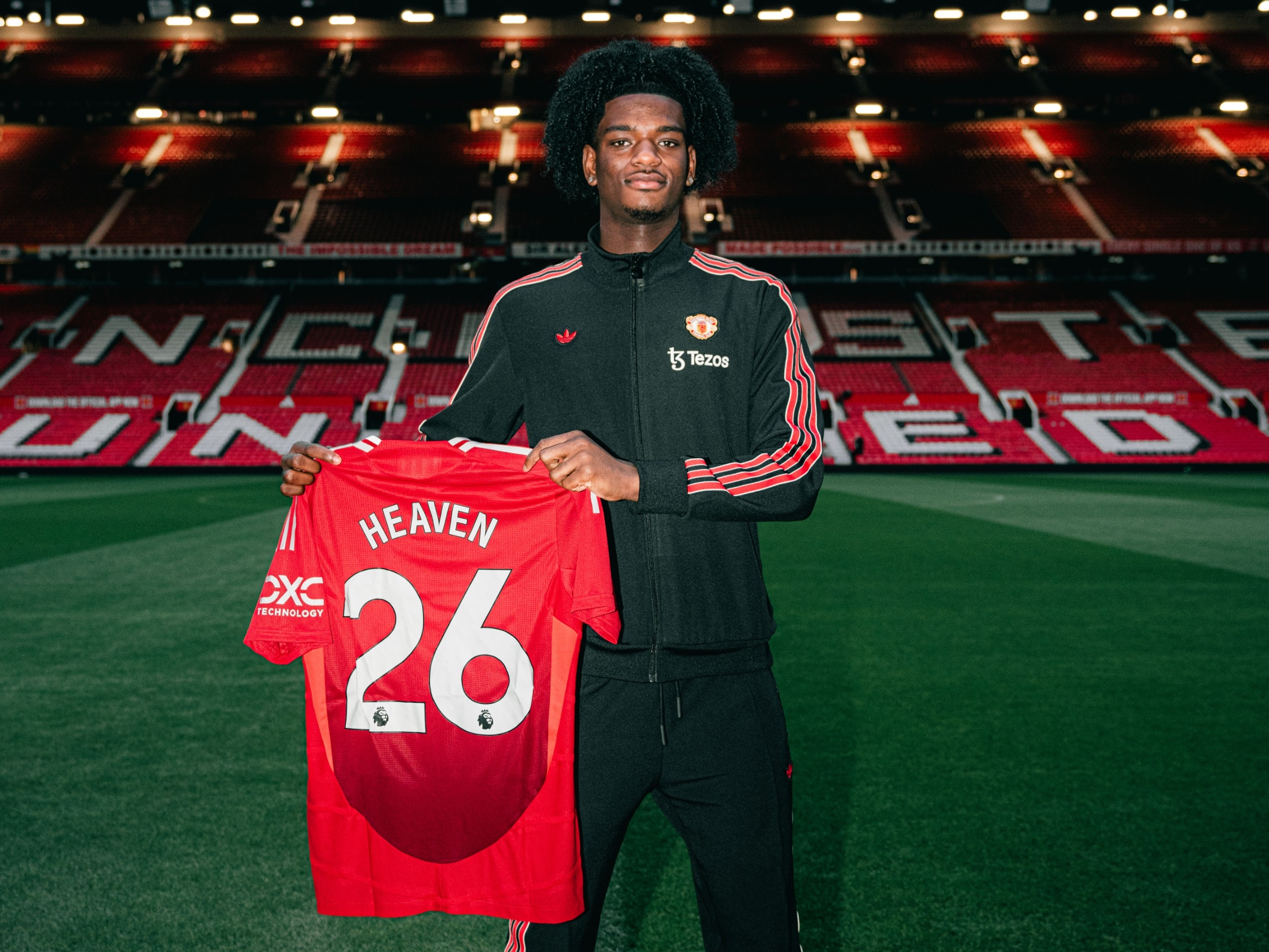 1月剛從阿森納轉(zhuǎn)投而來！曼聯(lián)18歲中衛(wèi)海文完成英超首秀