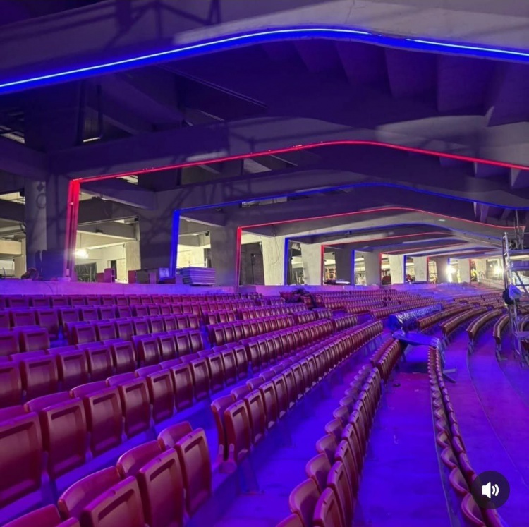 何時(shí)竣工？諾坎普仍在測(cè)試第一層看臺(tái)的照明系統(tǒng)