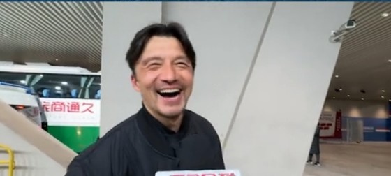 帶孩子和帶球隊(duì)哪個(gè)更累？謝暉笑言：都累，但帶孩子更累