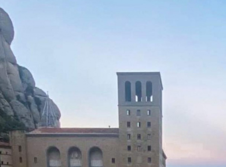 世體：巴薩正在啟動(dòng)一項(xiàng)球迷徒步活動(dòng)，報(bào)名費(fèi)從33歐至55歐不等