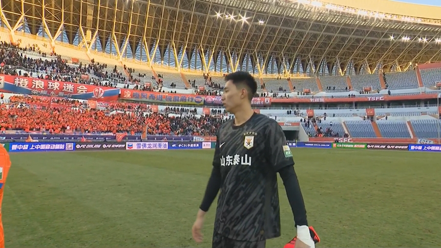 就此上位？王大雷染紅20歲于金永臨危救主 近距離神撲全場5撲救！