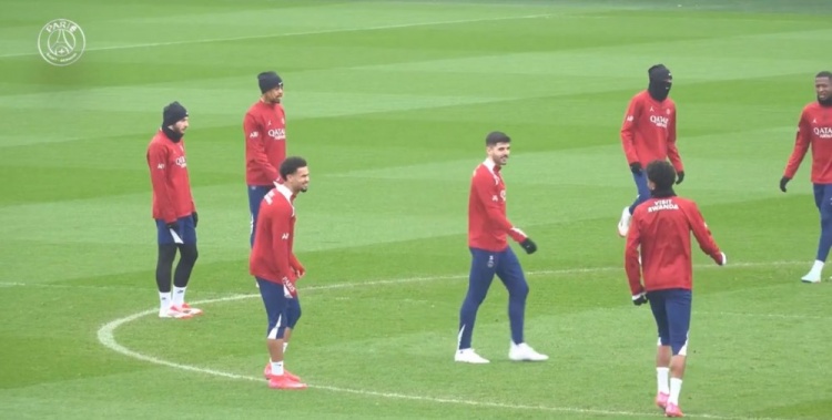 RMC：巴黎法國杯1/4決賽前夕，球隊(duì)中場埃梅里恢復(fù)球隊(duì)合練