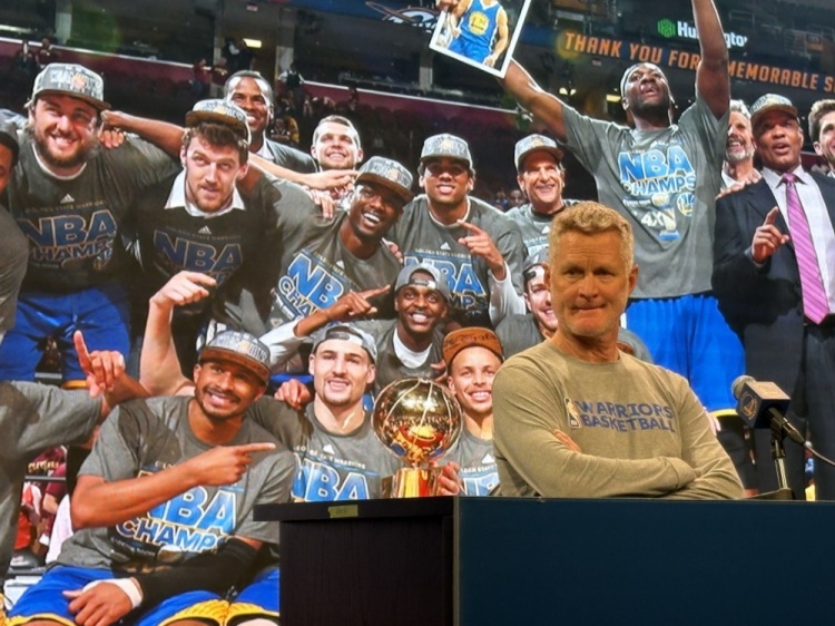 1+1>2！科爾：目前看來巴特勒與庫里非常適配 他們彼此互相促進