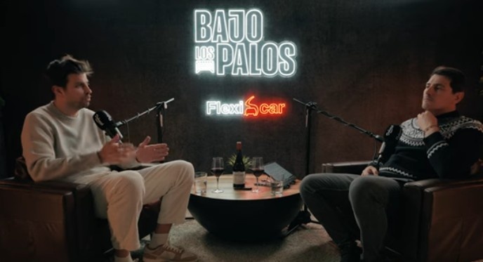 采訪皮克！西媒：卡西首期博客節(jié)目獲好評，但九分鐘四個廣告過多