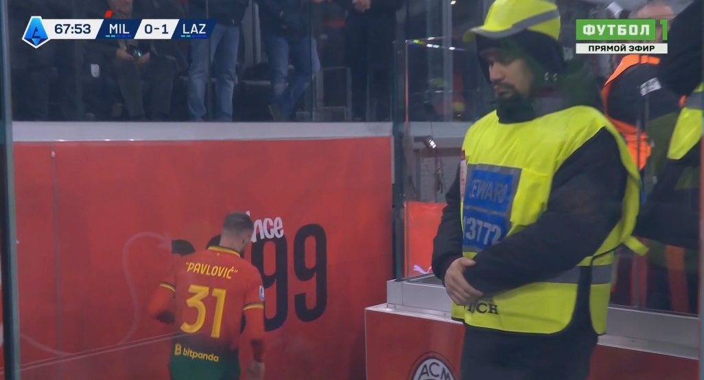 帕夫洛維奇飛鏟遭直紅罰下，米蘭第67分鐘少打一人