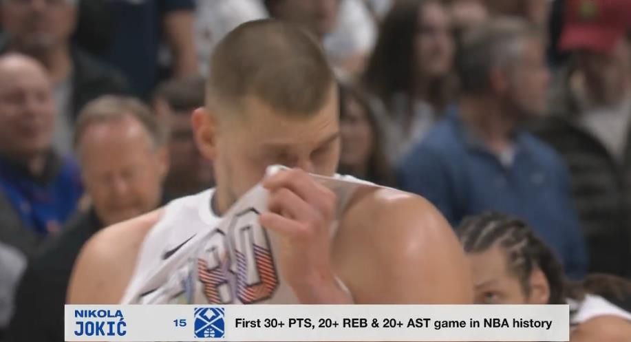 你貸款？轉(zhuǎn)播方字幕：約基奇30+20+20！NBA歷史首人！