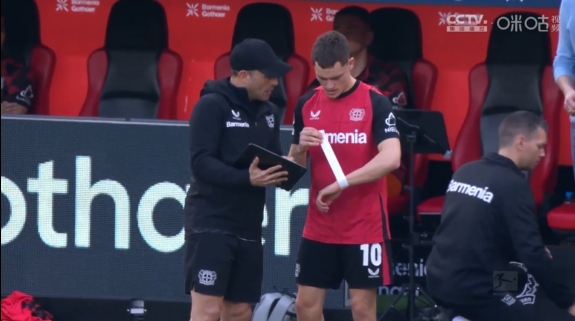 動(dòng)真格了！落后的藥廠半場(chǎng)連換三人維爾茨登場(chǎng)，下周還要踢拜仁