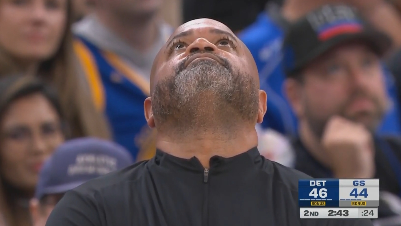 你看你也麻！活塞勇士上半場合計(jì)29個(gè)犯規(guī) 小JB已經(jīng)繃不住了