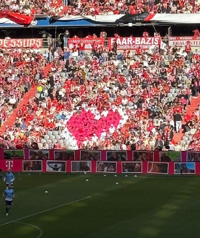 含多重含義！圖片報(bào)：拜仁安聯(lián)球場看臺(tái)的T形圖案被心形圖案取代