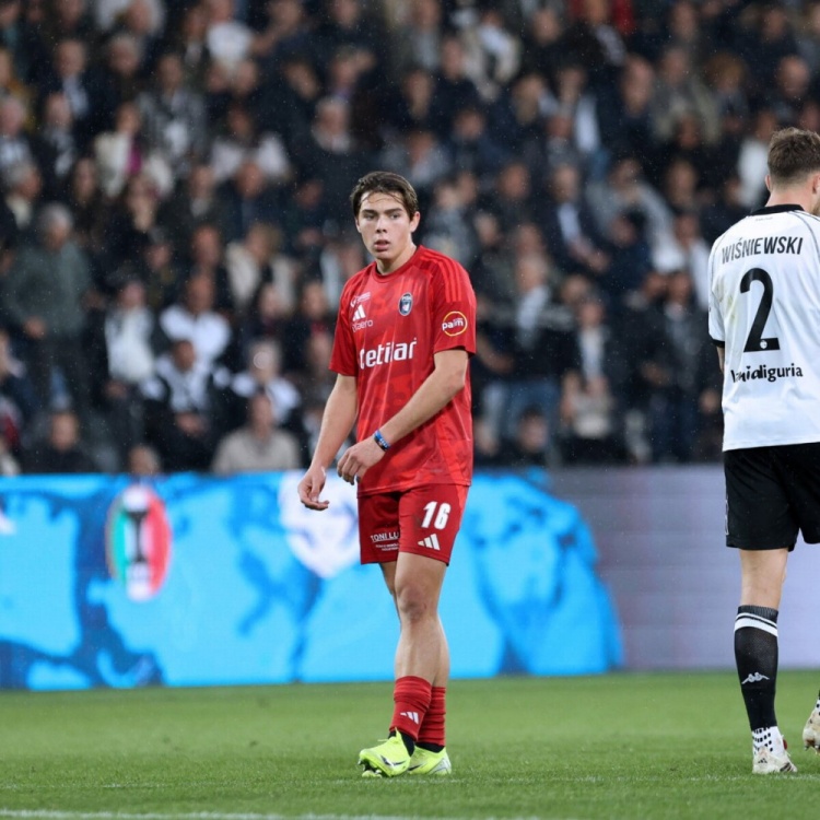 羅體：布馮的兒子路易斯在捷克U18隊(duì)打進(jìn)首球，4-1戰(zhàn)勝法國U18