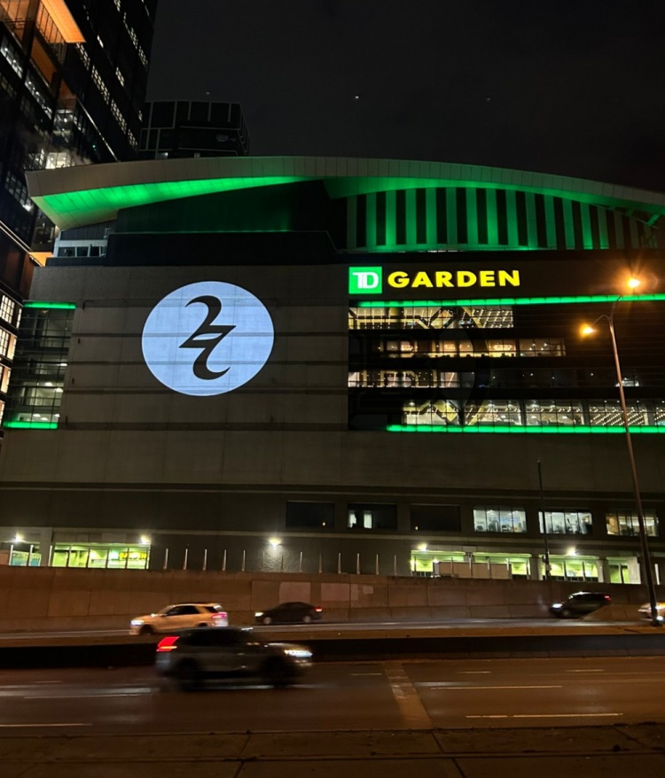 不僅場(chǎng)上閃耀！波士頓城遍布亞歷山大的個(gè)人Logo 包括綠軍主場(chǎng)