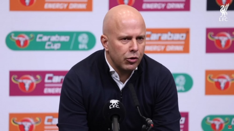 斯洛特：這是艱難的一周，但我們?cè)谟⒊瑢?yōu)勢(shì)從10分?jǐn)U大到了12分