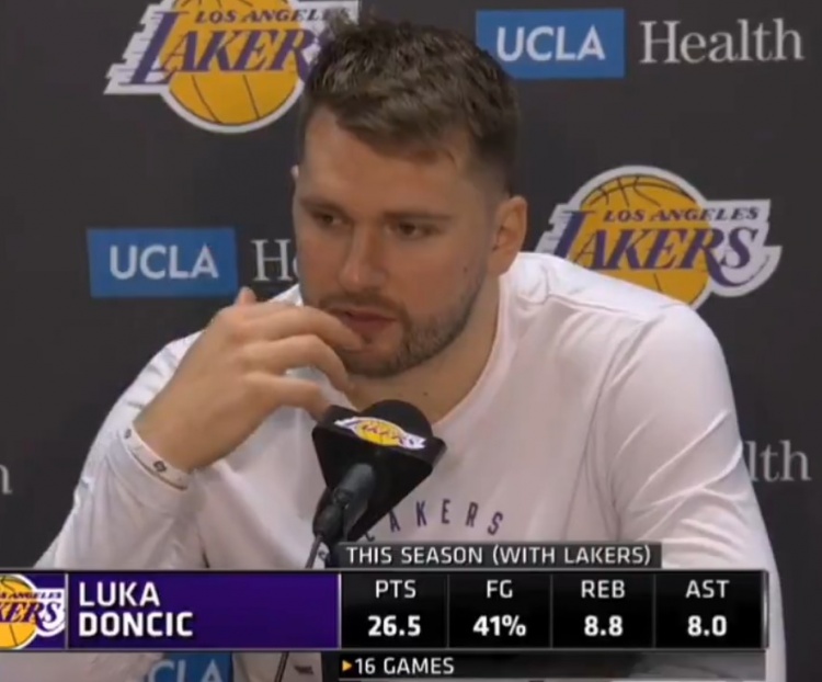 略微出手！東契奇本賽季在湖人場(chǎng)均26.5分8.8板8助1.9斷