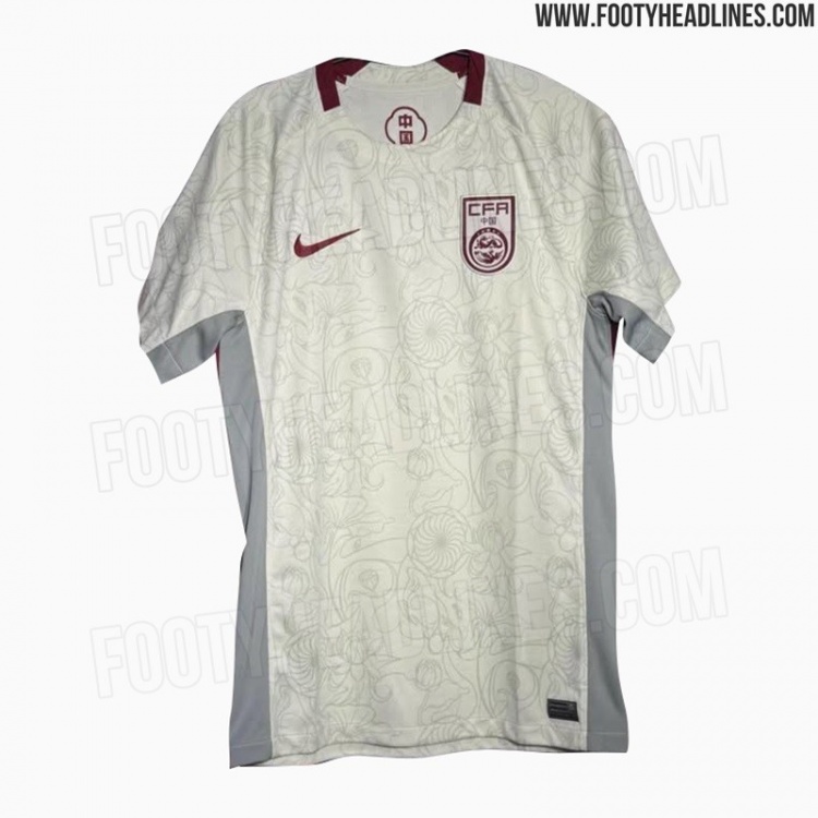 傳統(tǒng)元素！裝備網站報道中國女足2025客場球衣： 白底+花卉底紋