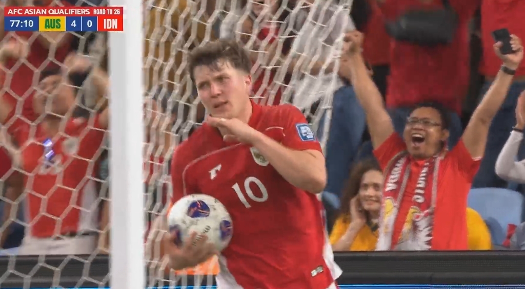 扳回一城！印尼歸化羅梅尼首秀破門+“割喉”慶祝 克魯伊維特鼓掌