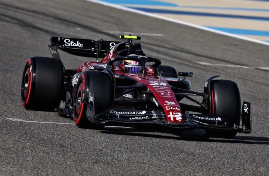 F1中國大獎賽正在進行！周冠宇：今年若有機會 想?yún)⒓酉翹BA的集訓(xùn)