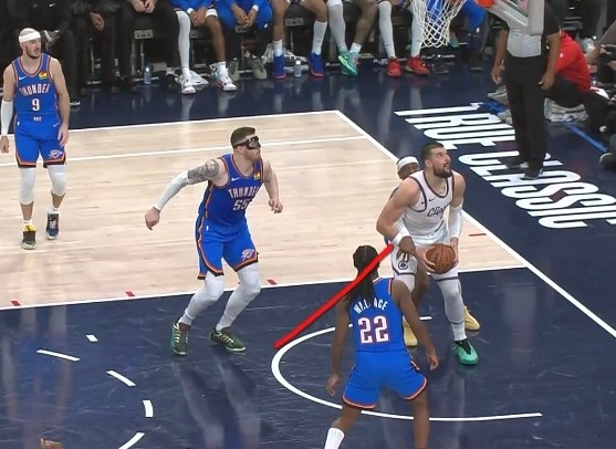 雷霆VS快船裁判報(bào)告：亞歷山大對(duì)祖巴茨打手犯規(guī) 后者應(yīng)獲兩罰