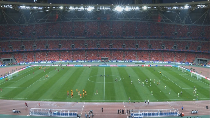 記者：澳大利亞比國(guó)足晚25分鐘出來熱身，到18:17分才開始