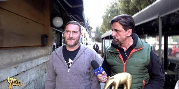 托蒂因前往俄羅斯被頒發(fā)金貘獎！稱只是去參與足球活動并未涉政