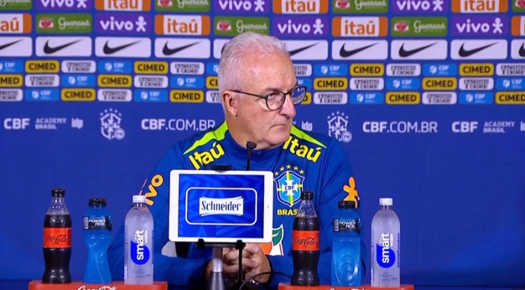 巴媒：慘敗阿根廷后巴西更衣室非常沮喪，多里瓦爾陷入帥位危機(jī)