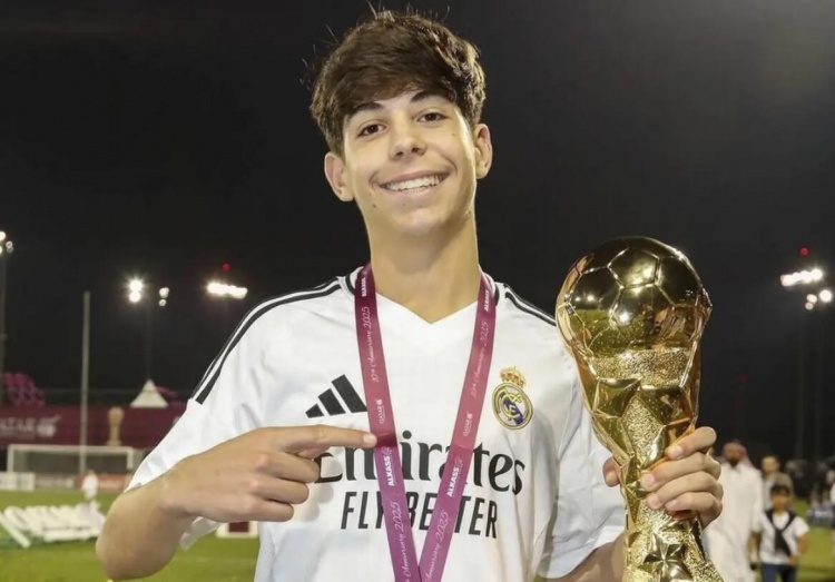 馬卡：皇馬與16歲的布加林簽下三年合同，該球員本賽季已入21球