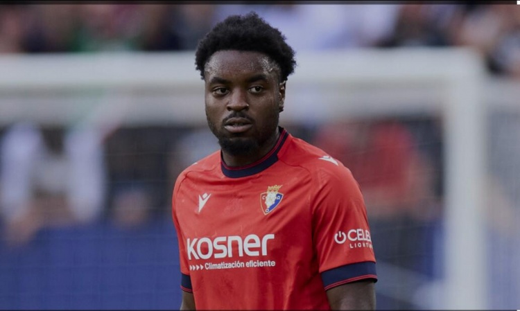 世體：奧薩蘇納后衛(wèi)博約莫經(jīng)過約17.5小時長途旅行抵達巴塞羅那