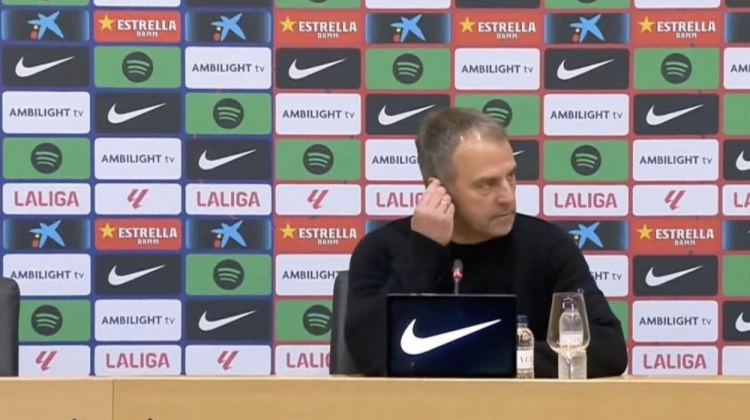 弗里克：賽程強(qiáng)度過(guò)大 賽事方或許能賺豐厚利潤(rùn) 但對(duì)球員健康無(wú)益