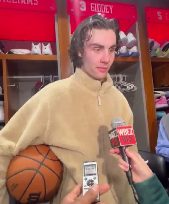 生涯之夜！基迪超遠三分絕殺湖人 拿到了今天的比賽用球