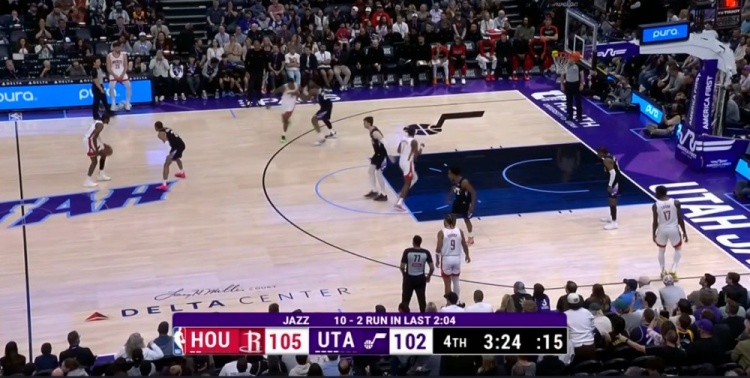 奮起直追！爵士2分鐘內(nèi)外開(kāi)花打出10-2的攻擊波迅速迫近比分