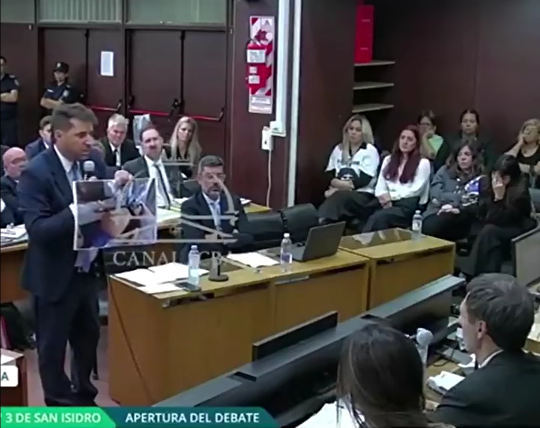 圖為之前庭審中，檢察官所舉照片