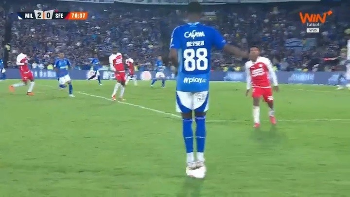 太陽報(bào)：切爾西考察哥倫比亞19歲“刺頭”天才，雙腳踩球引發(fā)沖突