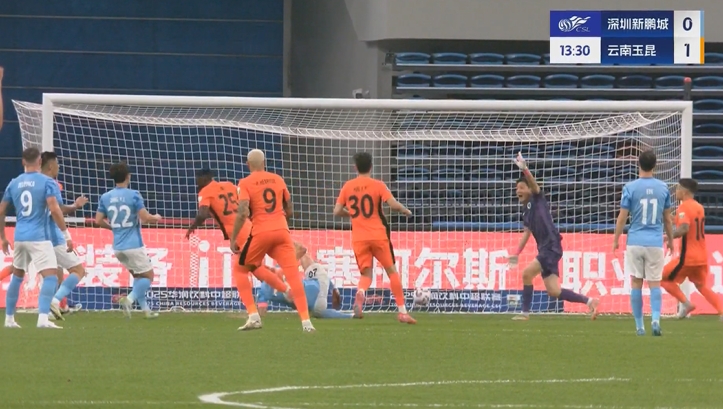 處子球！奧斯卡點(diǎn)射被撲+補(bǔ)射破門，玉昆1-0領(lǐng)先新鵬城