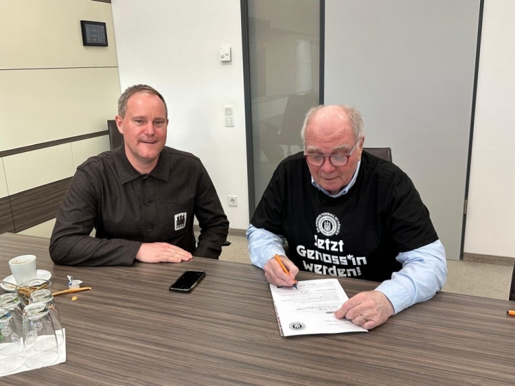 圣保利官方：赫內(nèi)斯認購俱樂部合作社股份，感謝他多年至今的支持