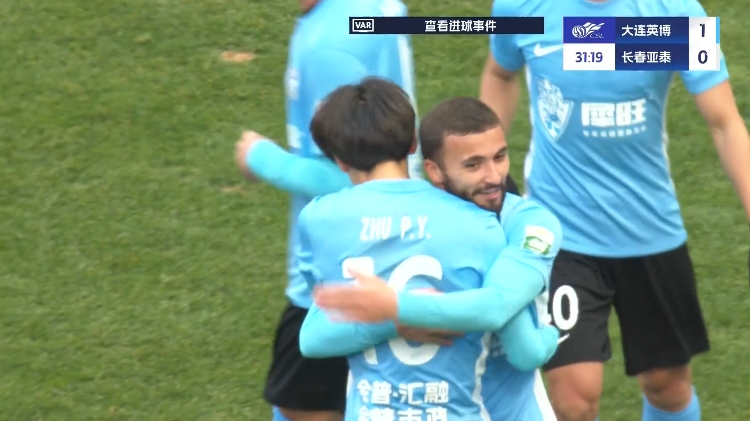 19歲朱鵬宇中超處子球！大連英博1-0領先長春亞泰，馬萊萊助攻