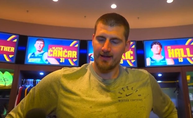 約基奇談后場(chǎng)三分：投進(jìn)后你們記者就能編個(gè)大新聞了 獻(xiàn)給你們的