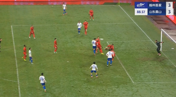 讓三追三！澤卡雙響扳平比分，泰山連追三球3-3十人梅州