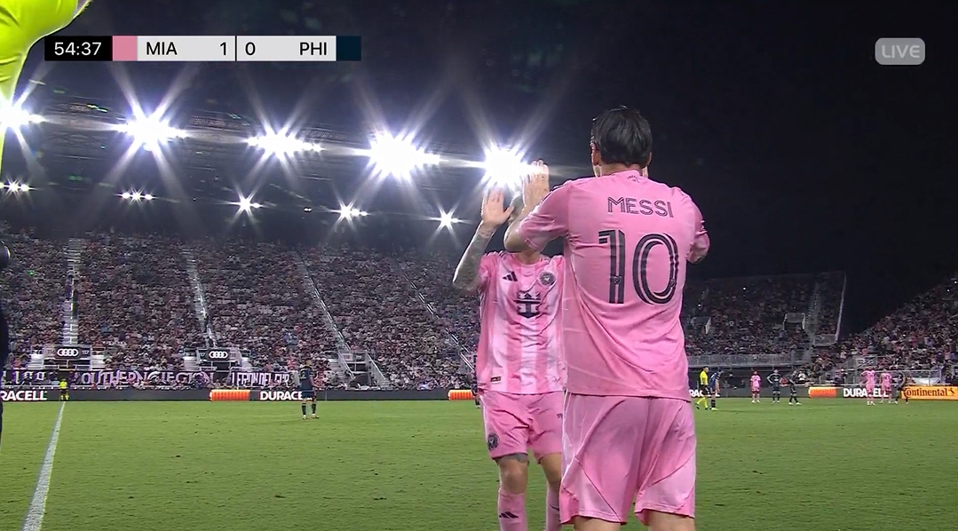 傷愈復(fù)出！比賽第55分鐘，梅西替補(bǔ)登場