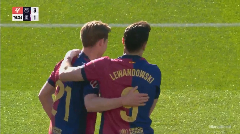 25球領(lǐng)跑射手榜！萊萬(wàn)16分鐘內(nèi)雙響，巴薩主場(chǎng)3-1領(lǐng)先赫羅納