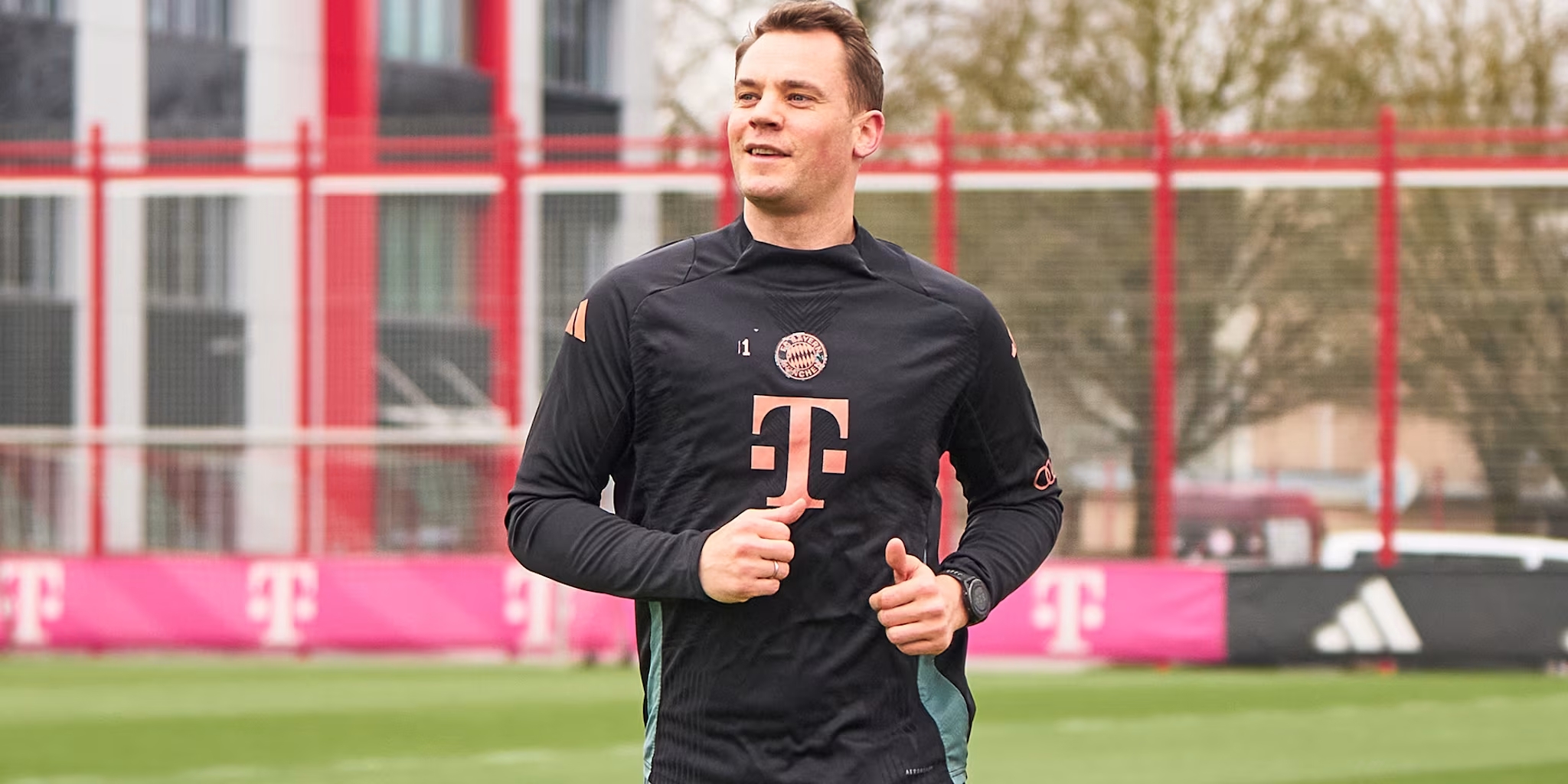 此前因慶祝進(jìn)球意外拉傷，拜仁官方：諾伊爾已恢復(fù)跑步訓(xùn)練