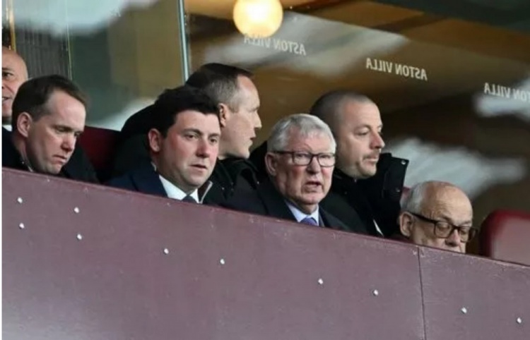 83歲弗格森觀戰(zhàn)青年足總杯半決賽，曼聯(lián)U18點(diǎn)球大戰(zhàn)落敗