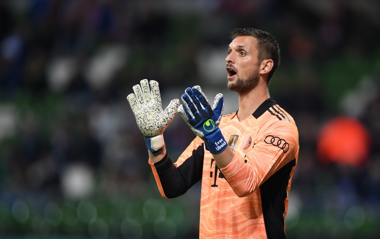 記者：烏爾賴希即將與拜仁續(xù)約，下賽季擔(dān)任三號(hào)門將