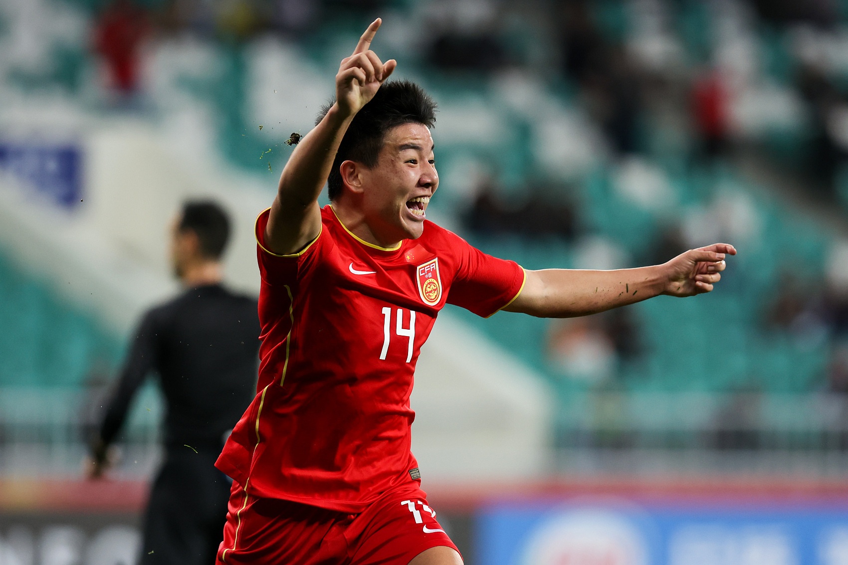 記者：徐彬?qū)⒑芸炫c青島西海岸會合，全力備戰(zhàn)中超聯(lián)賽