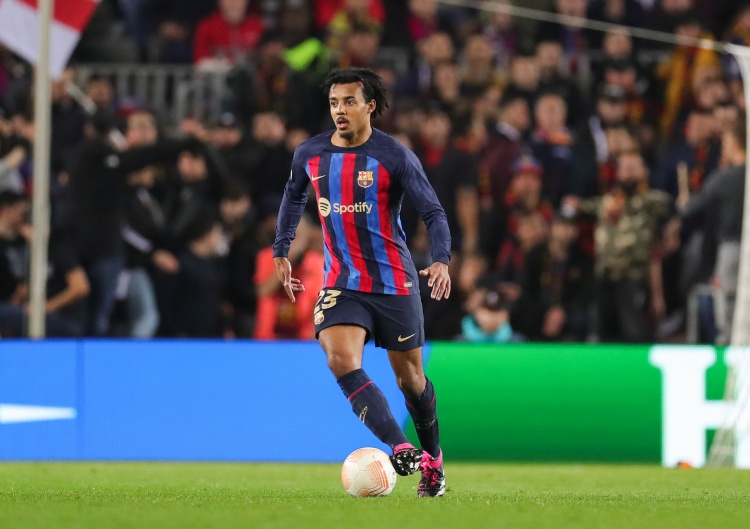 孔德本賽季送出8次助攻，五大聯(lián)賽右后衛(wèi)球員僅次于阿什拉夫