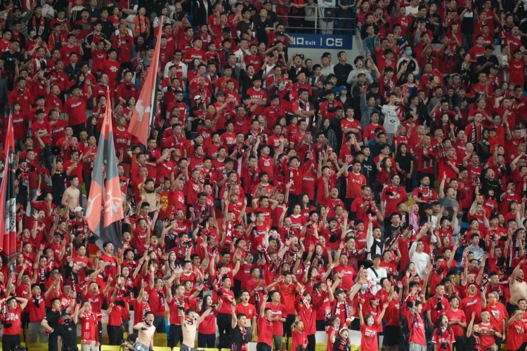 記者：上賽季申花泰山蓉城遠征球迷總?cè)舜纬?萬，國內(nèi)僅中超如此