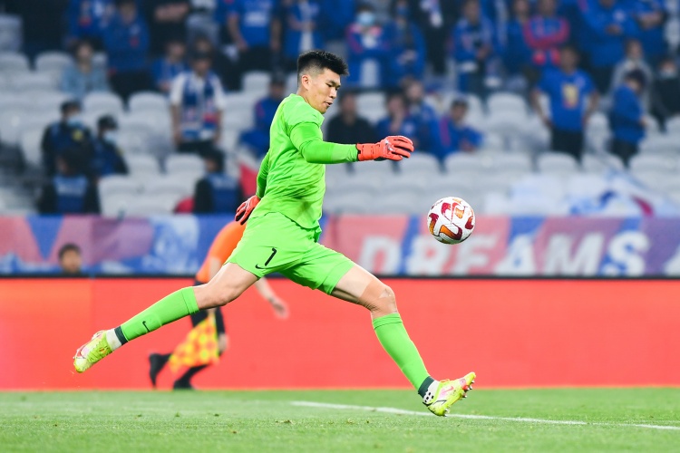 記者：從申花租借加盟云南玉昆的馬鎮(zhèn)，下輪因回避條款無法登場