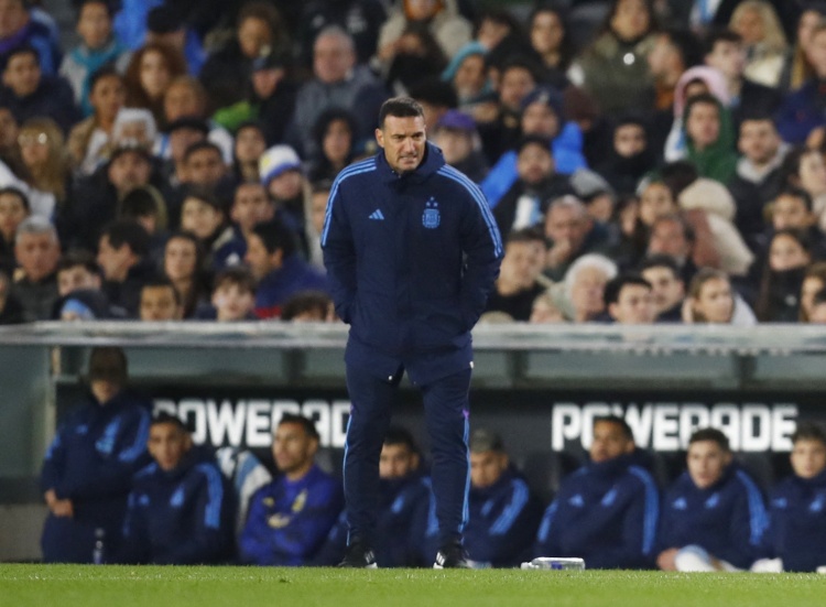 斯卡洛尼：會讓梅西自己決定踢不踢世界杯；巴西一定會渡過難關(guān)