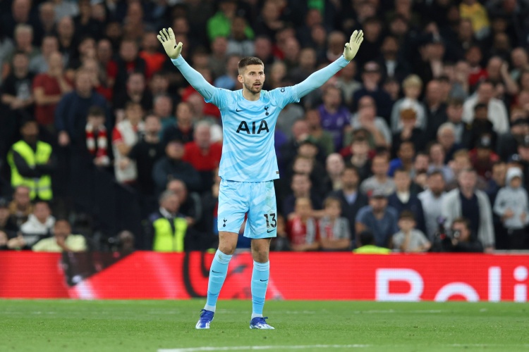 英超門將傳球成功率：維卡里奧88.8%最高，埃德森、阿利森前三