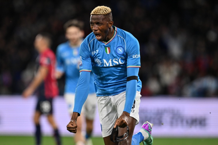 英媒：曼聯(lián)目標(biāo)下賽季重獲歐冠資格，想用錢＋霍伊倫交換奧斯梅恩