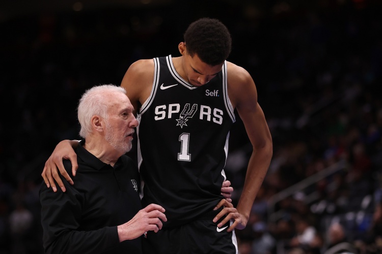 師徒情深！文班本周確診后 波波維奇一直與他保持積極溝通